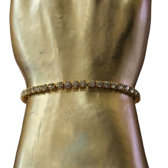 PARIS!‎ 2/$30 Tennis Bracelet Crystal and Goldtone Stretch  8" - Picture 4 of 10